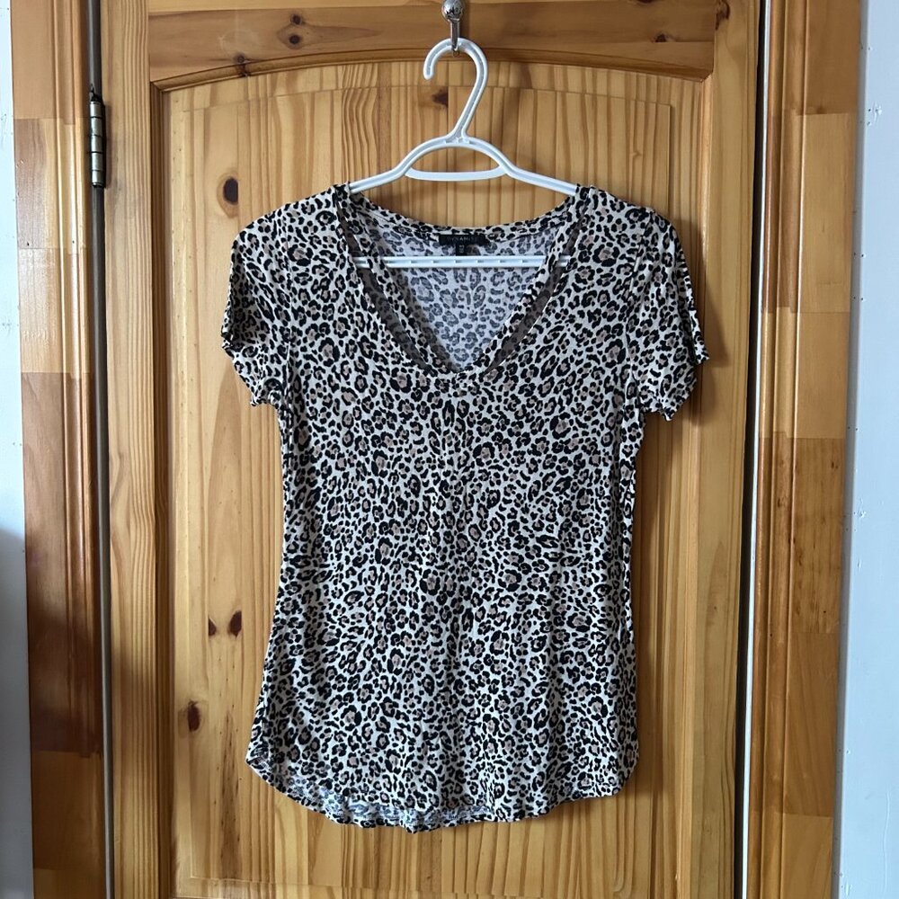 Dynamite Leopard print, V neck, short sleeve top